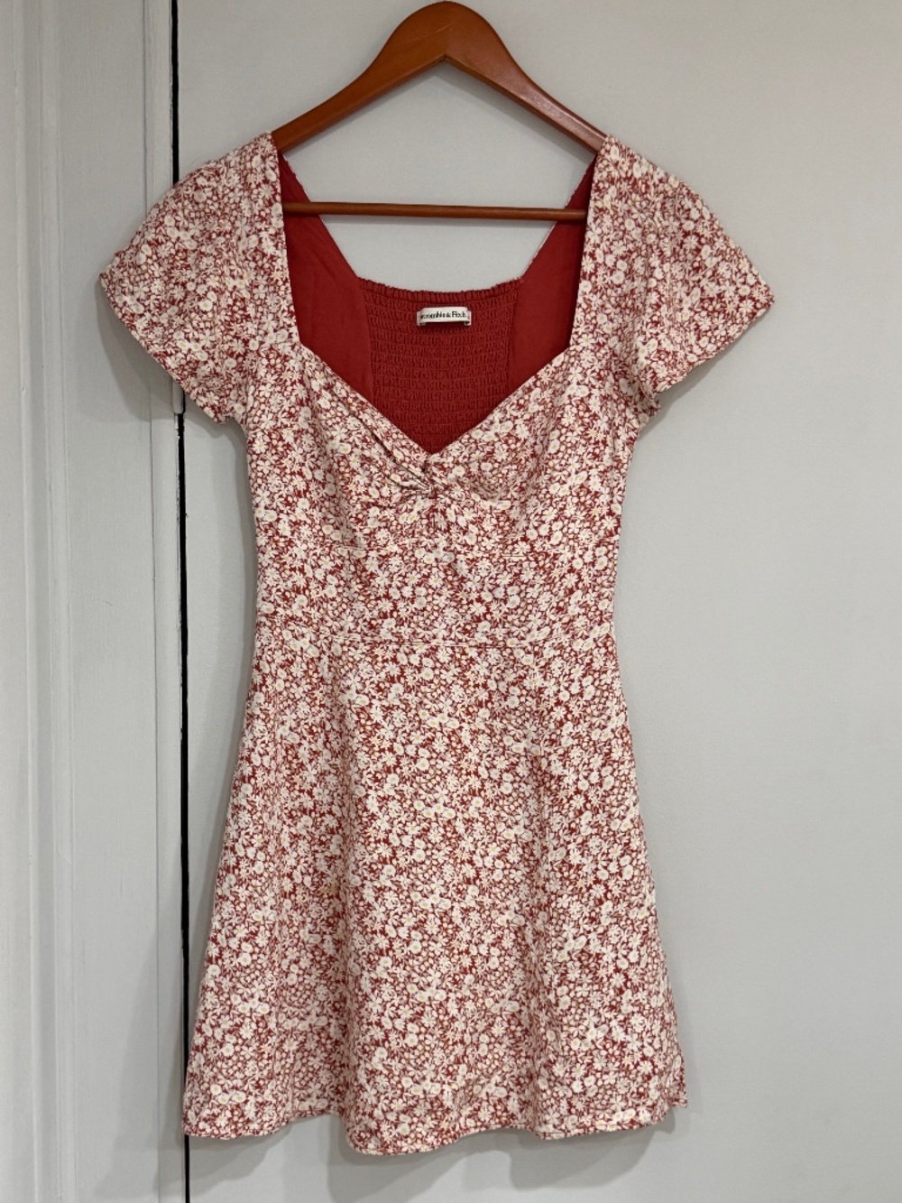 Abercrombie & Fitch Women’s Floral Knot Front Dress with Pockets